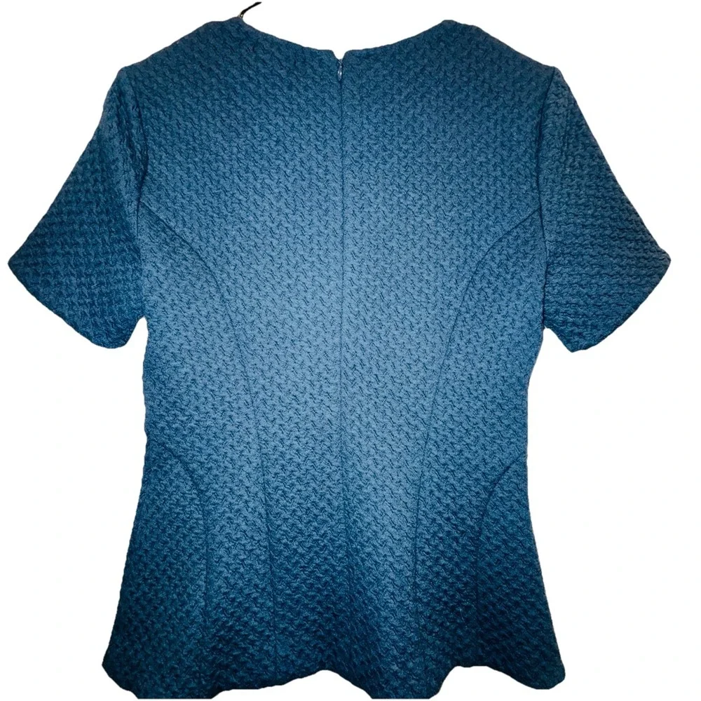 Ann Taylor Geo Jacquard Peplum Top Blue/Teal Textured Knit XS V neck zipper chic